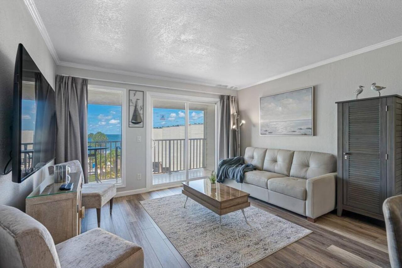 Stunning Bay Views From Your Private Balcony *